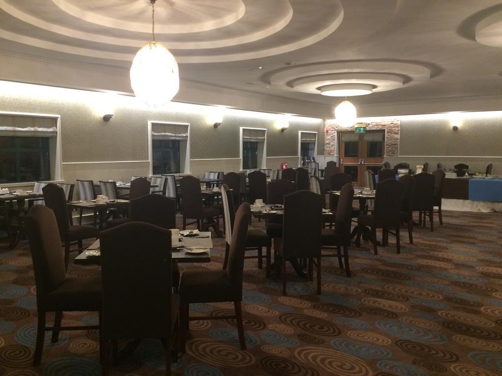 Mourne Country Hotel Ньюри Экстерьер фото