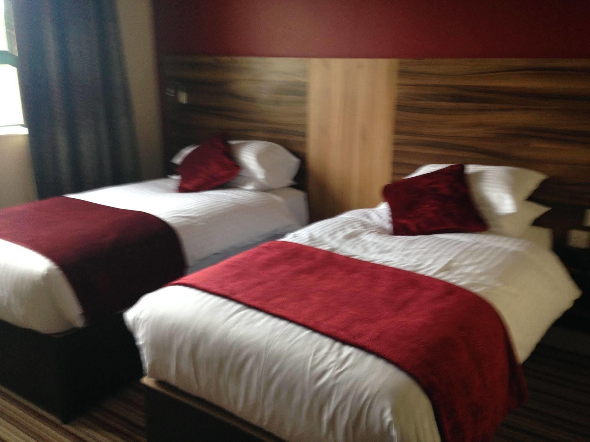 Mourne Country Hotel Ньюри Экстерьер фото